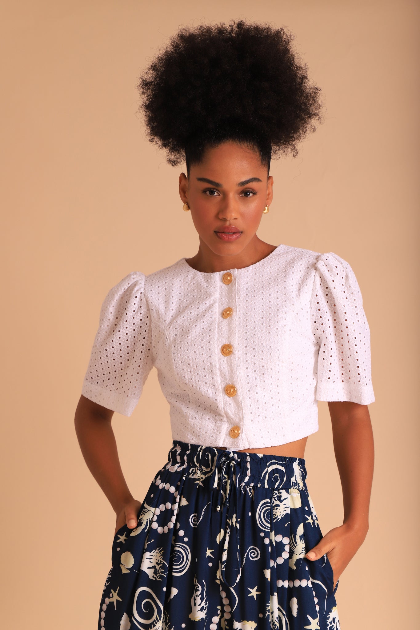 Laces Canned top